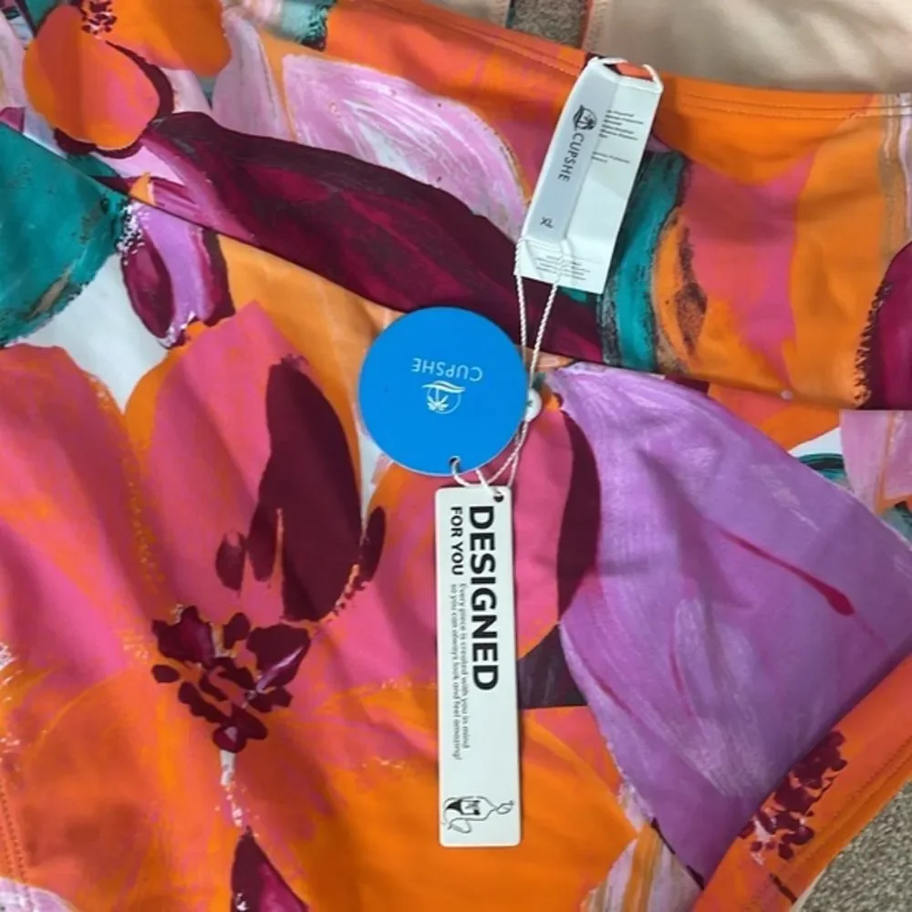 Cupshe Floral‎ One Piece Swimsuit Cutout Halter Neck Bathing Suit size XL